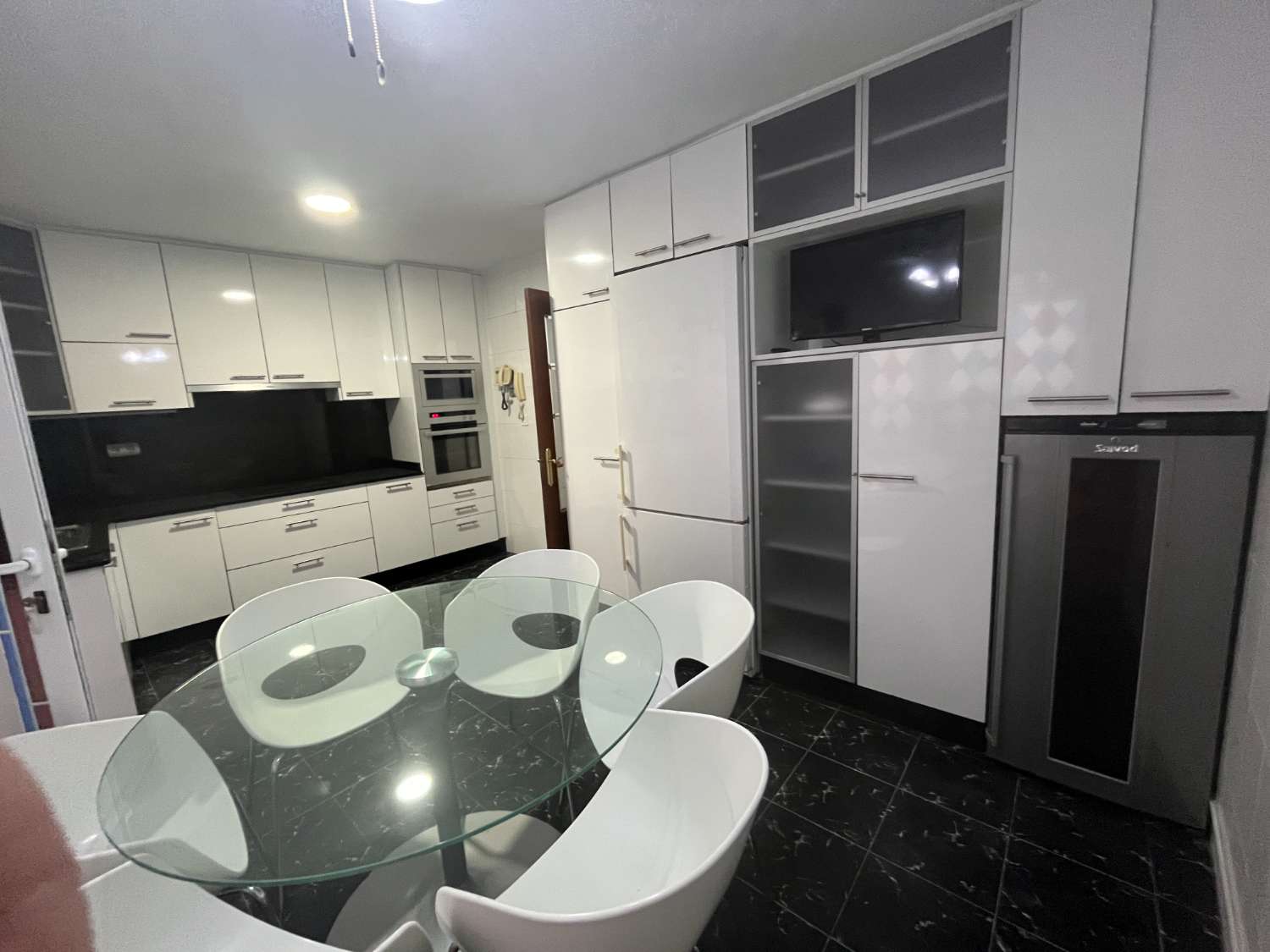 PISO CENTRO PUEBLO 4 DORMITORIOS 3 BAÑOS CON GARAJE Y TRASTERO