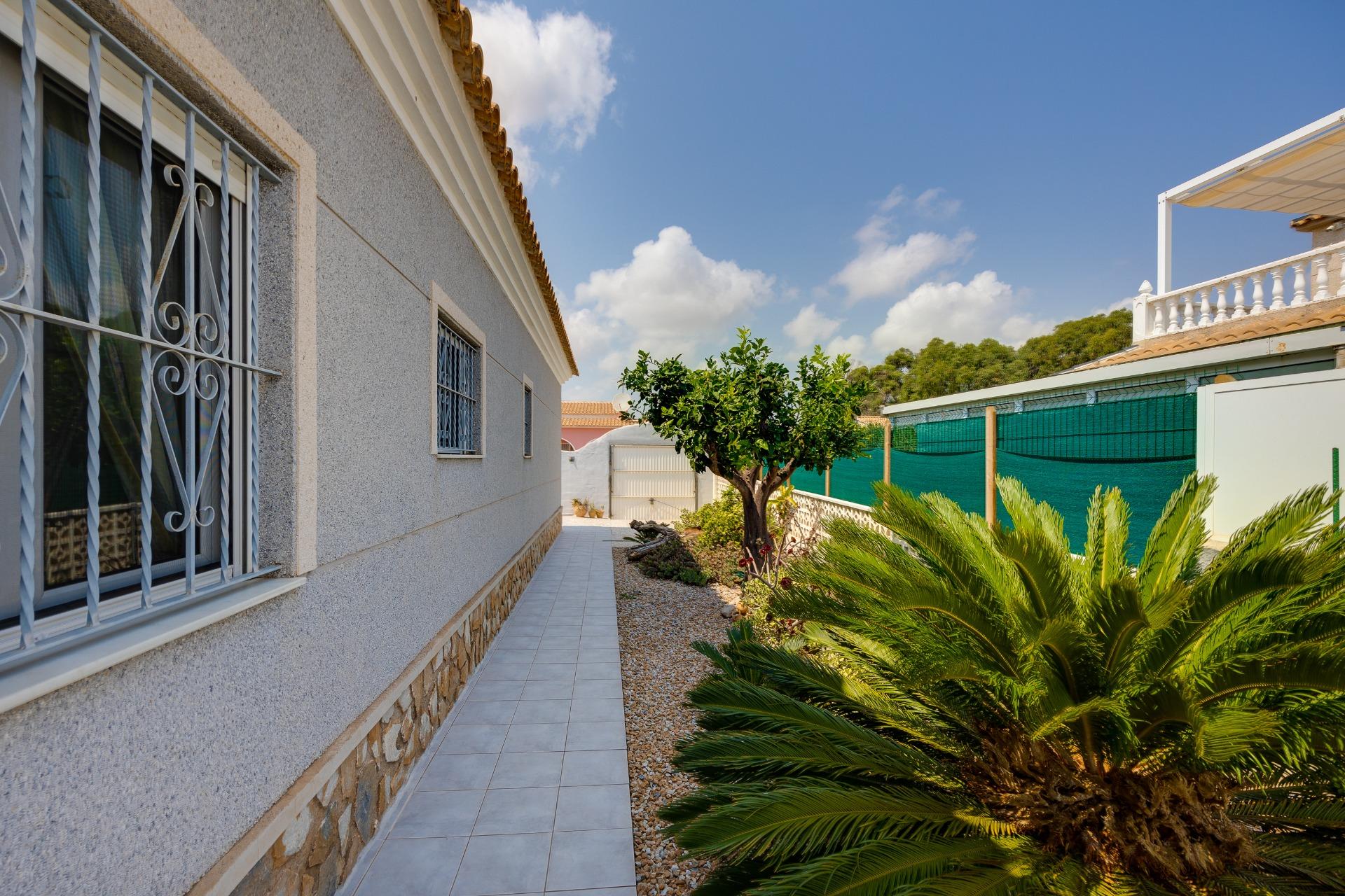Villa en venta en Orihuela Costa