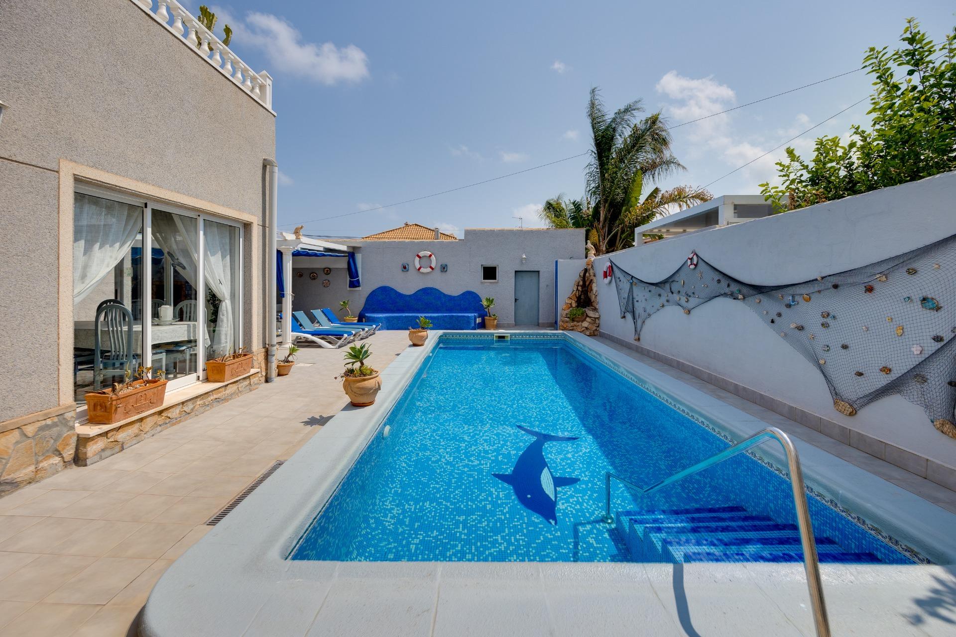 Villa en venta en Orihuela Costa
