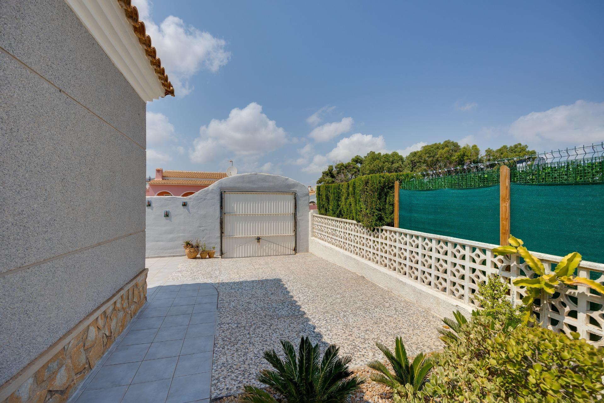Villa en venta en Orihuela Costa