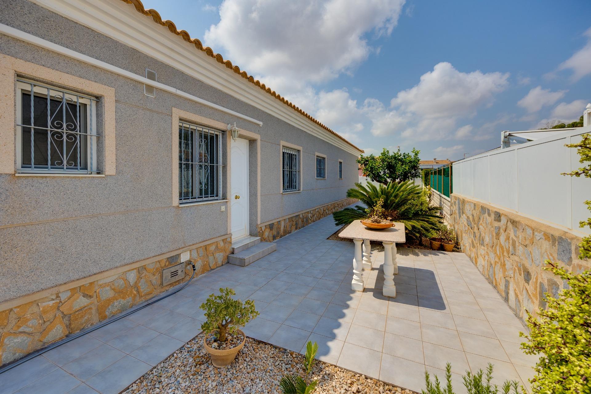 Villa en venta en Orihuela Costa