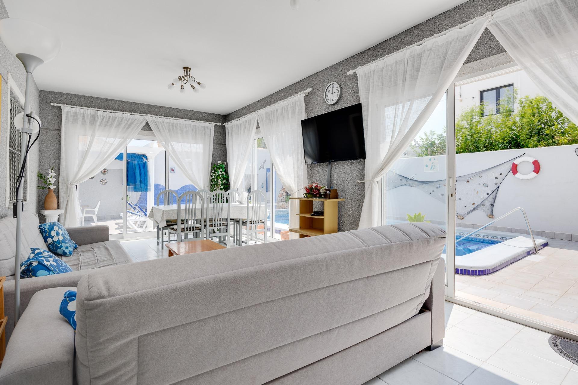 Villa en venta en Orihuela Costa