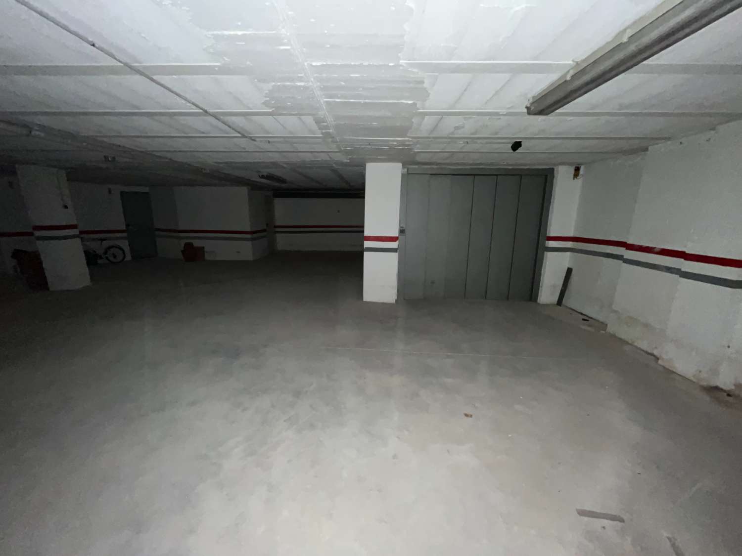 GARAJE EN VENTA CENTRO TORREVIEJA, ACCESO POR ASCENSOR!!