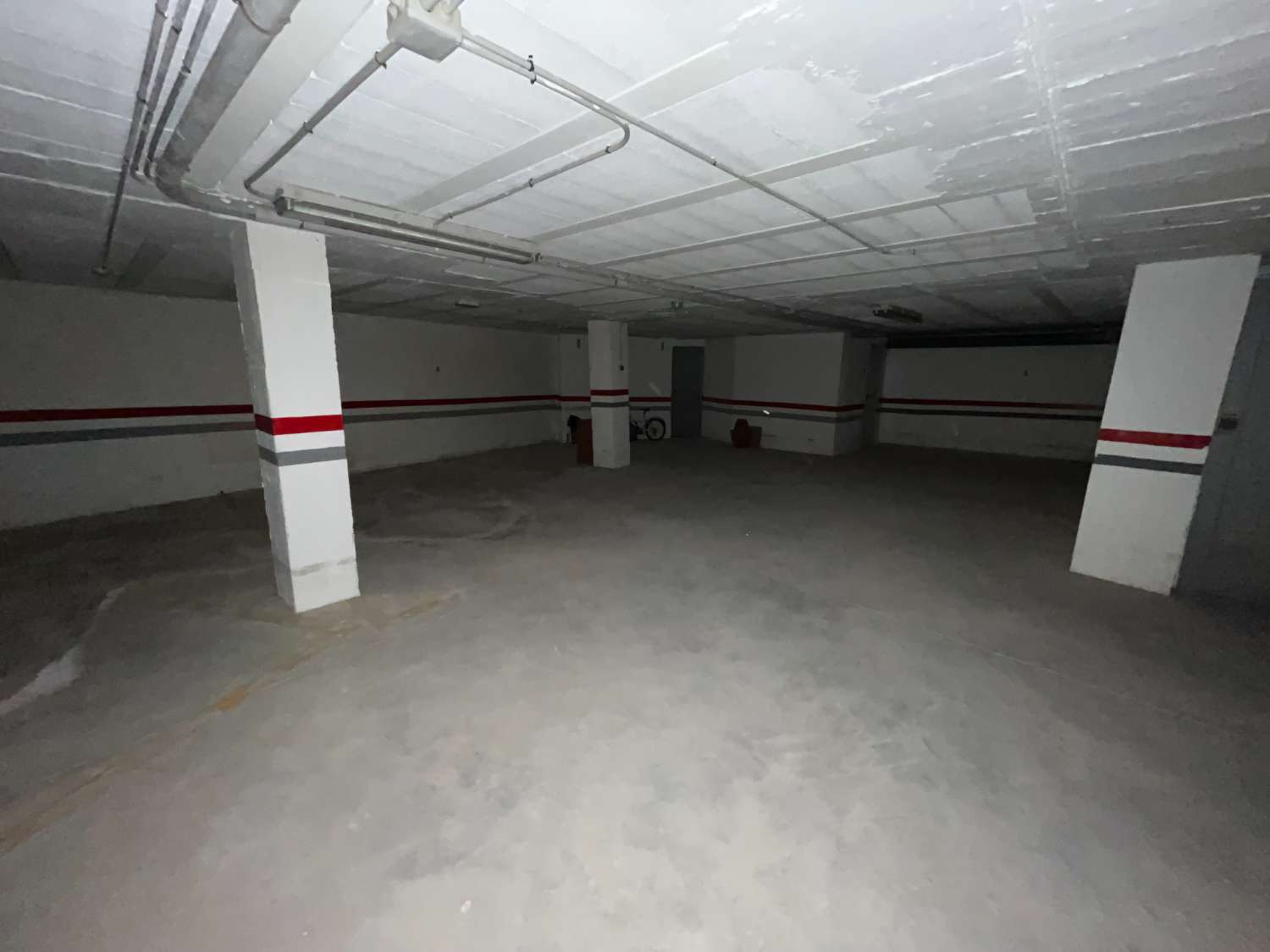 GARAJE EN VENTA CENTRO TORREVIEJA, ACCESO POR ASCENSOR!!