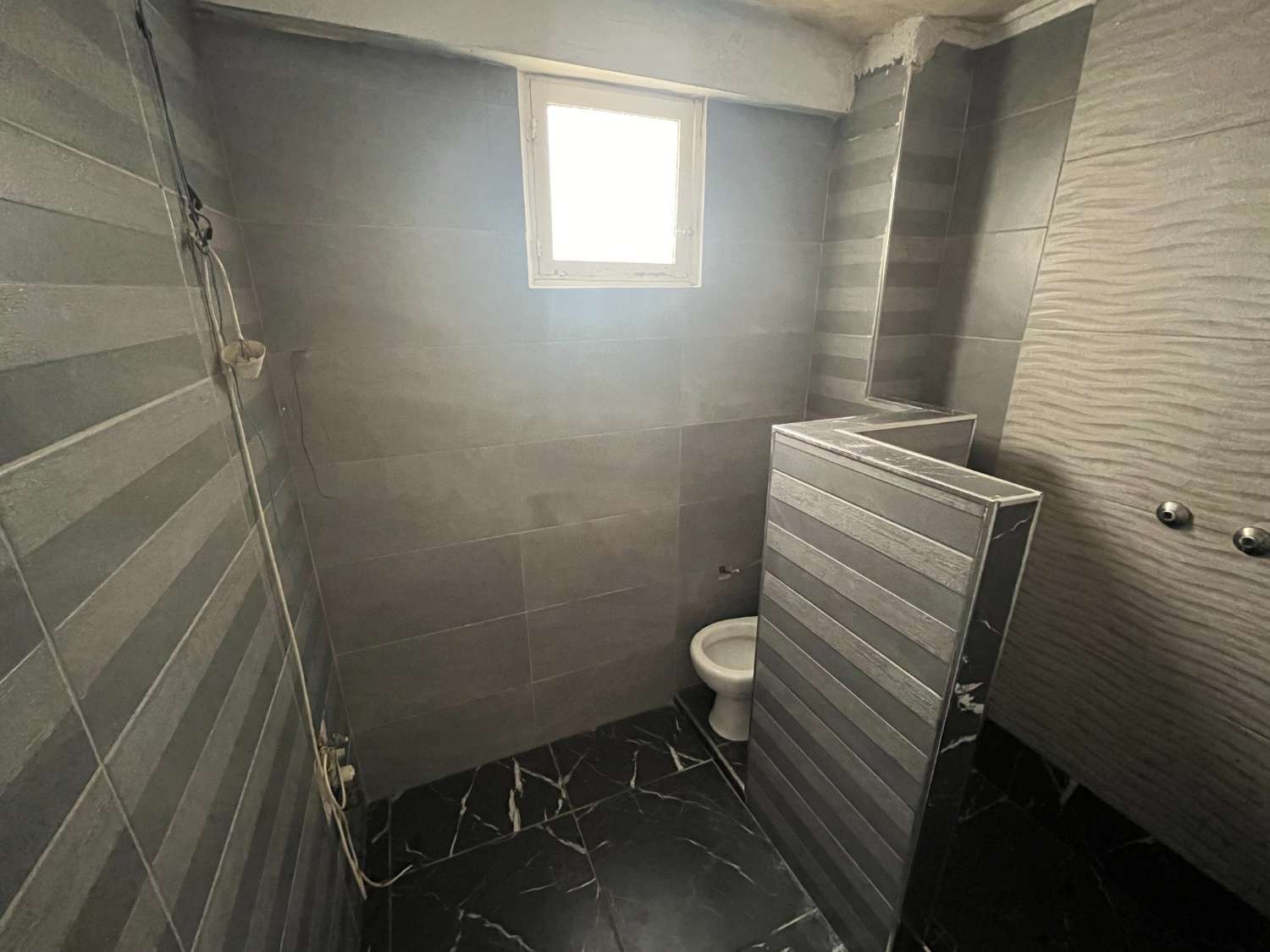 PISO EN VENTA EN ELCHE!! 3 DORMITORIOS, ORIENTACION SUR PARA REFORMAR!!