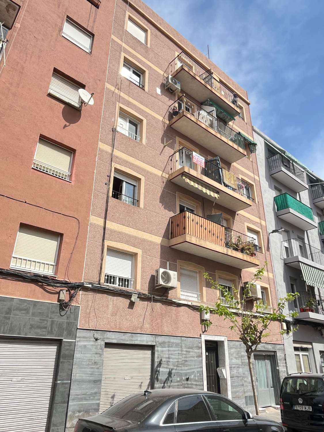 PISO EN VENTA EN ELCHE!! 3 DORMITORIOS, ORIENTACION SUR PARA REFORMAR!!