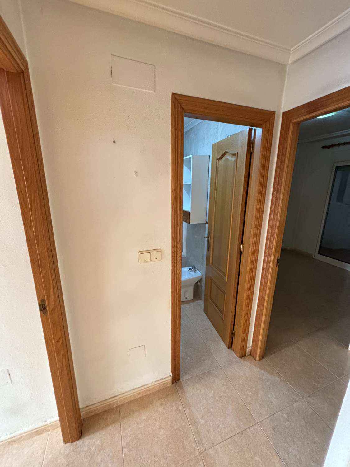 Piso en venta en pleno centro de Torrevieja – 3 dormitorios, 2 baños, balcón y patio interior