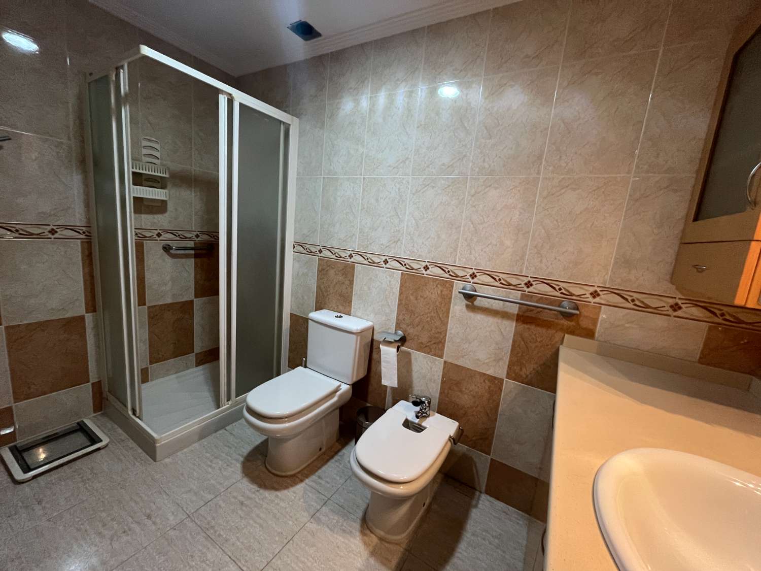 PISO CENTRO PUEBLO 3 DORMITORIOS 2 BAÑOS CERCA DE PLAYA