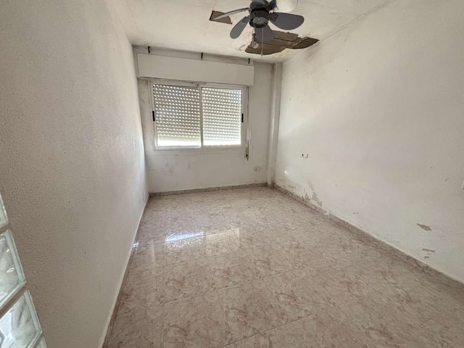 复式待售，三居室两卫需翻新！