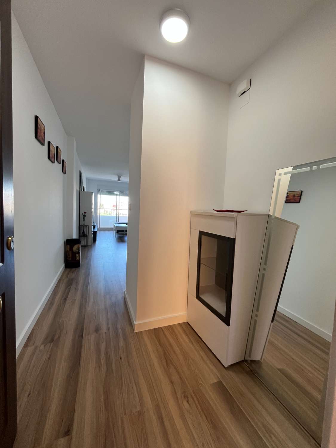 APARTMENT MIT MEERBLICK, STADTZENTRUM