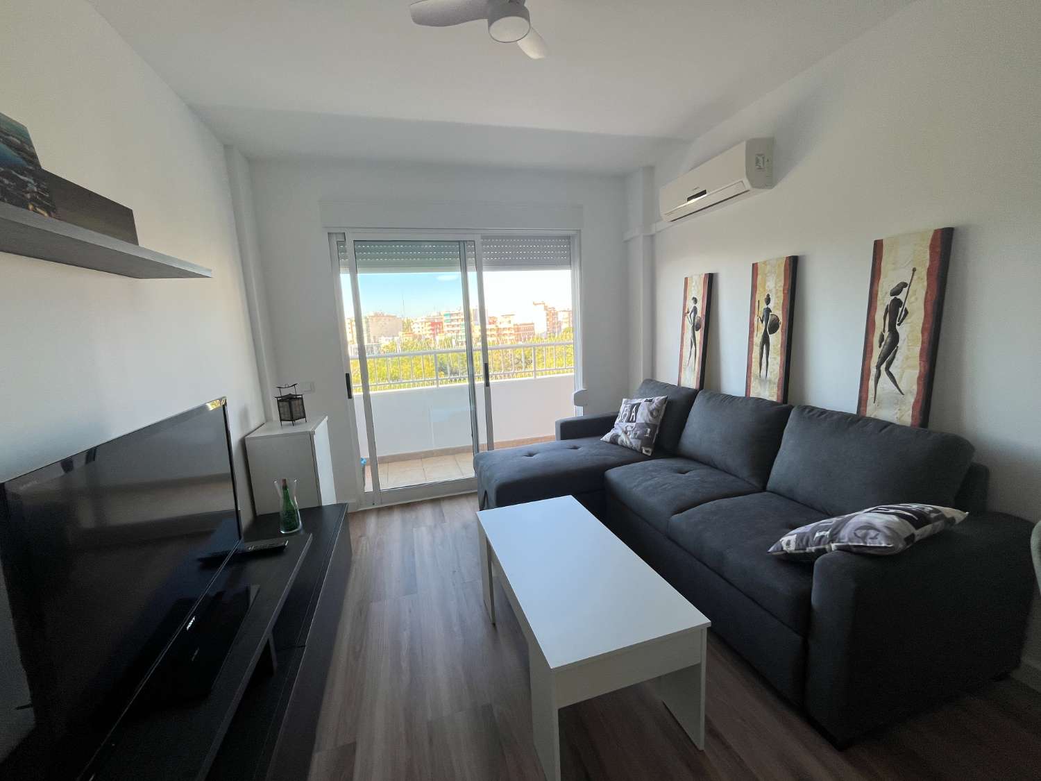 APARTMENT MIT MEERBLICK, STADTZENTRUM