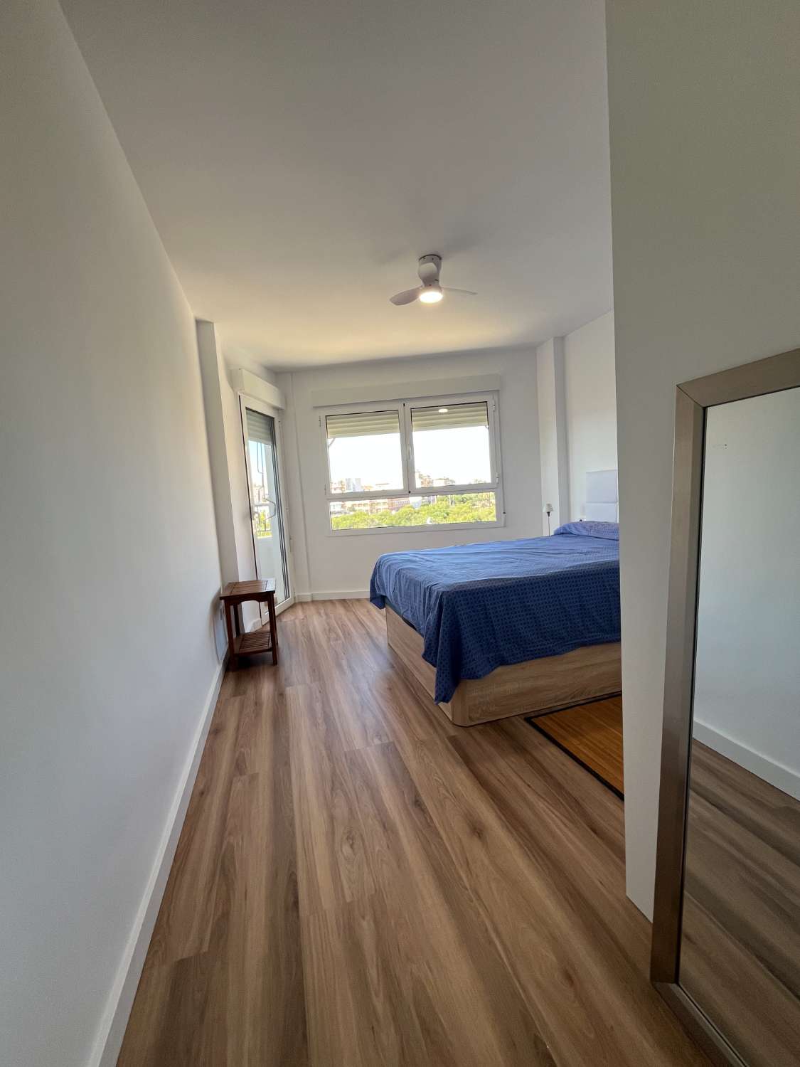 APARTMENT MIT MEERBLICK, STADTZENTRUM