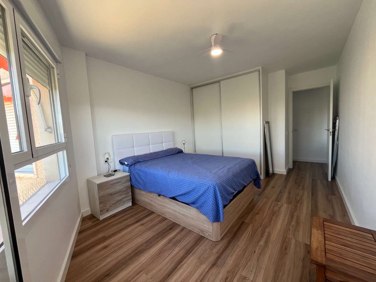 APARTMENT MIT MEERBLICK, STADTZENTRUM