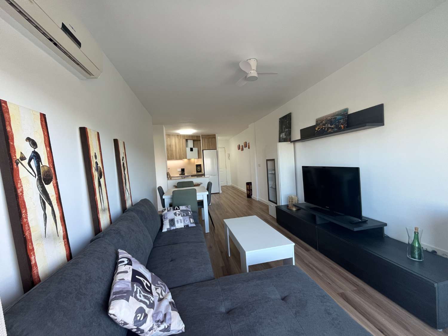 APARTMENT MIT MEERBLICK, STADTZENTRUM