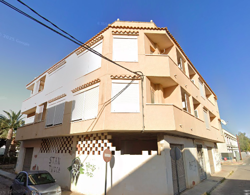 HAGA SU OFERTA!! PISO 3 DORMITORIOS 1 BAÑO EN CATRAL!!