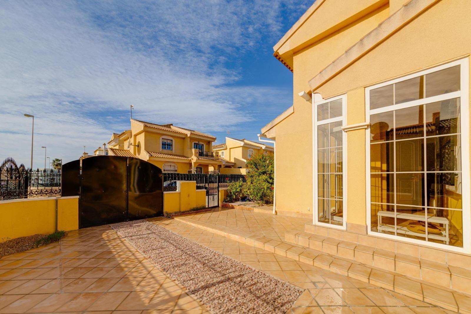 别墅 出售 在 Orihuela Costa