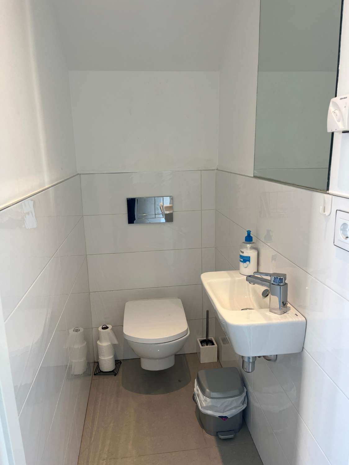 VILLA DE LUJO EN ESQUINA CON PISCINA PRIVADA Y VISTAS AL MAR