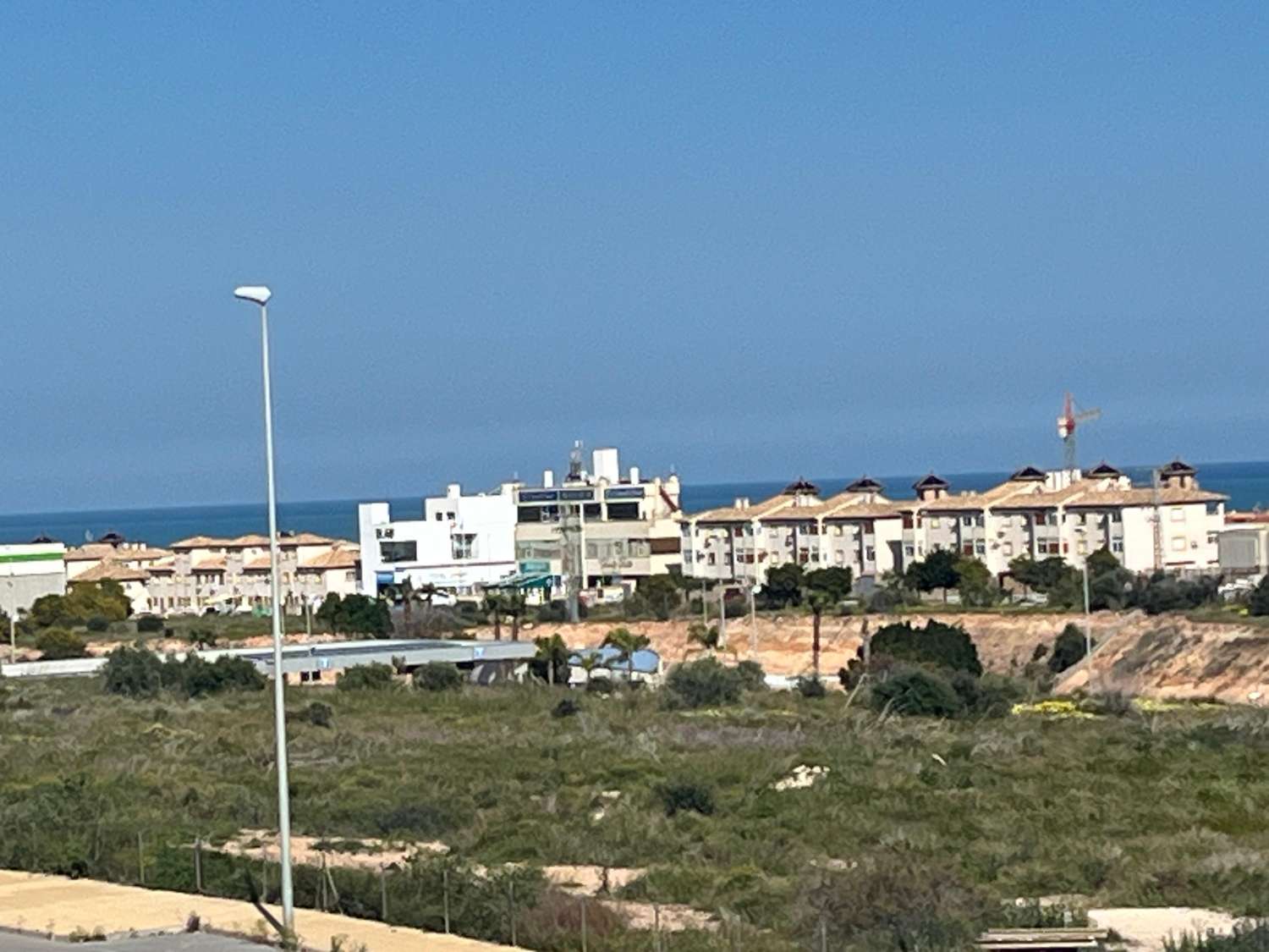 VILLA DE LUJO EN ESQUINA CON PISCINA PRIVADA Y VISTAS AL MAR