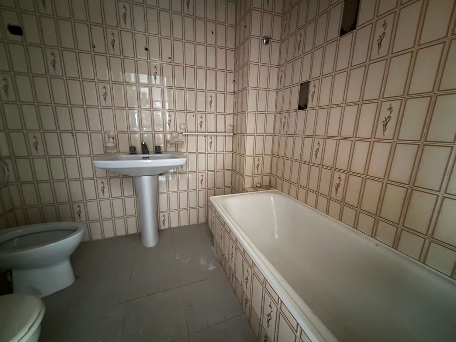 APPARTEMENT OCCASIONNEL À RÉNOVER À PILAR DE LA HORADADA