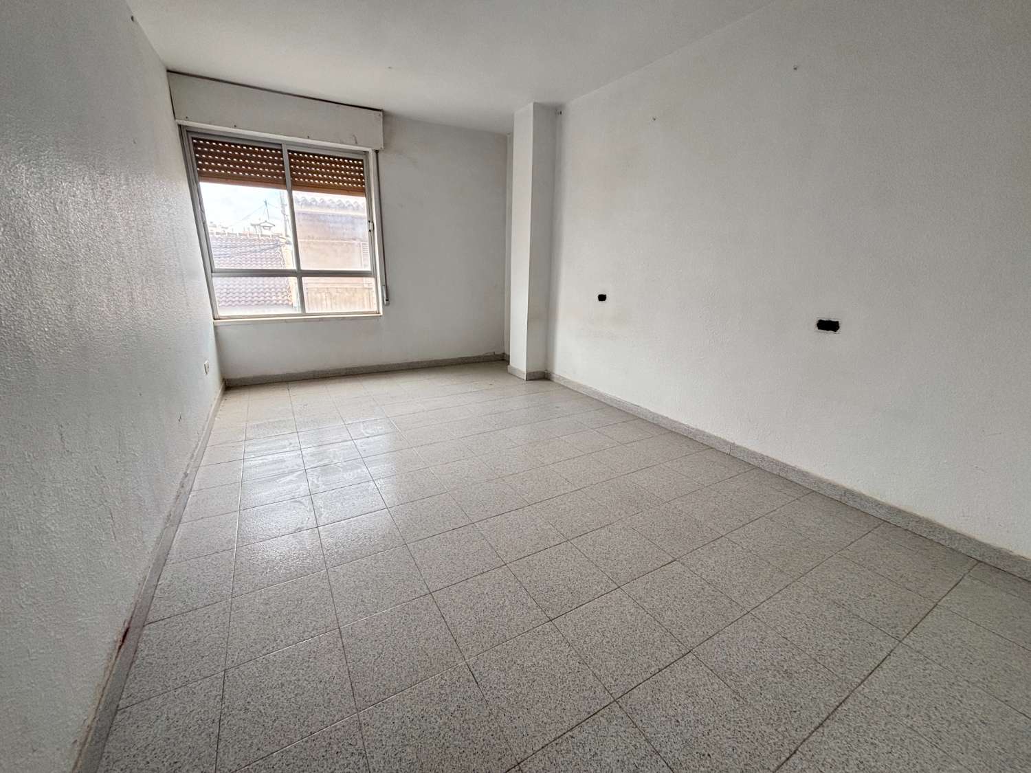 APPARTEMENT OCCASIONNEL À RÉNOVER À PILAR DE LA HORADADA