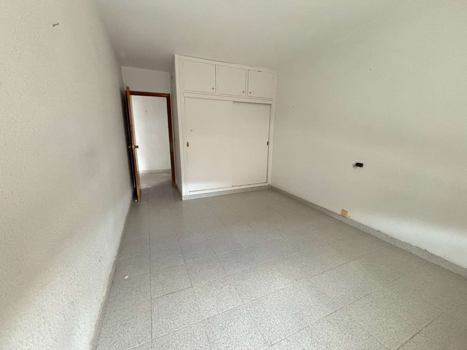 APPARTEMENT OCCASIONNEL À RÉNOVER À PILAR DE LA HORADADA