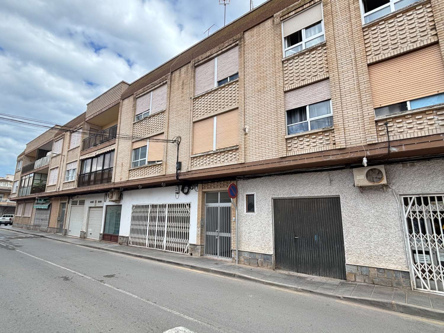 APPARTEMENT OCCASIONNEL À RÉNOVER À PILAR DE LA HORADADA