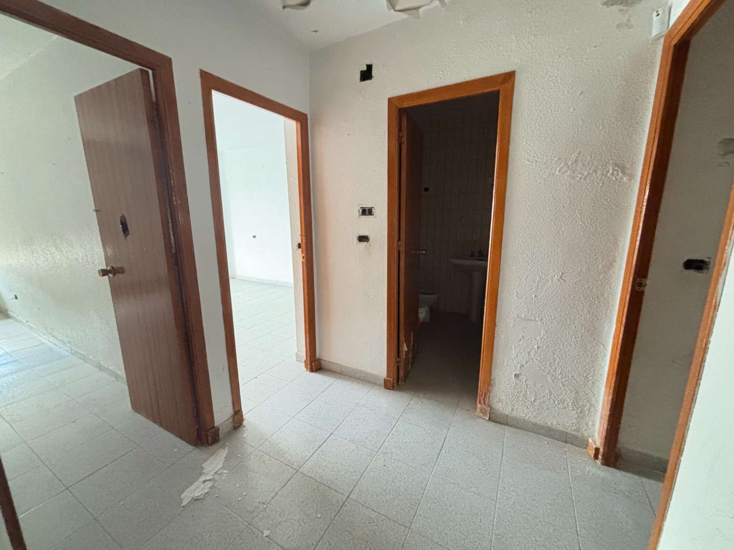 APPARTEMENT OCCASIONNEL À RÉNOVER À PILAR DE LA HORADADA