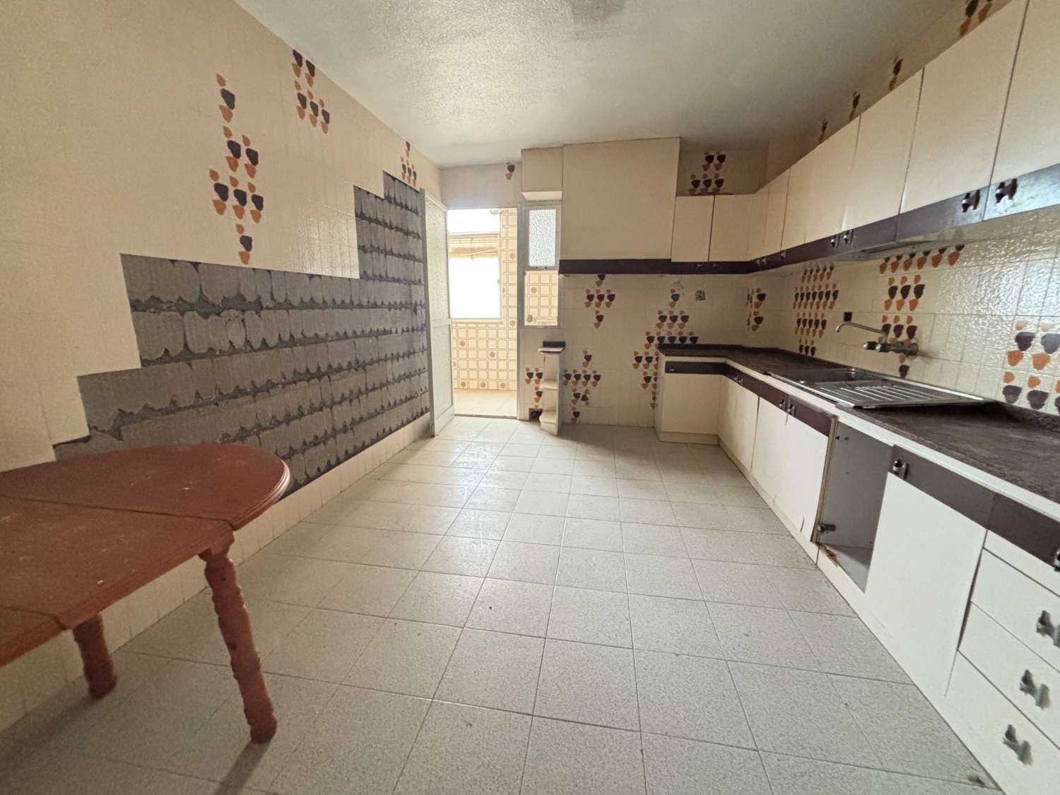 APPARTEMENT OCCASIONNEL À RÉNOVER À PILAR DE LA HORADADA