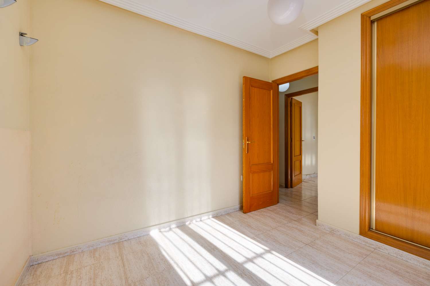 Appartement indépendant 4 chambres et 2 salles de bains avec piscine à Aguas Nuevas, Torrevieja