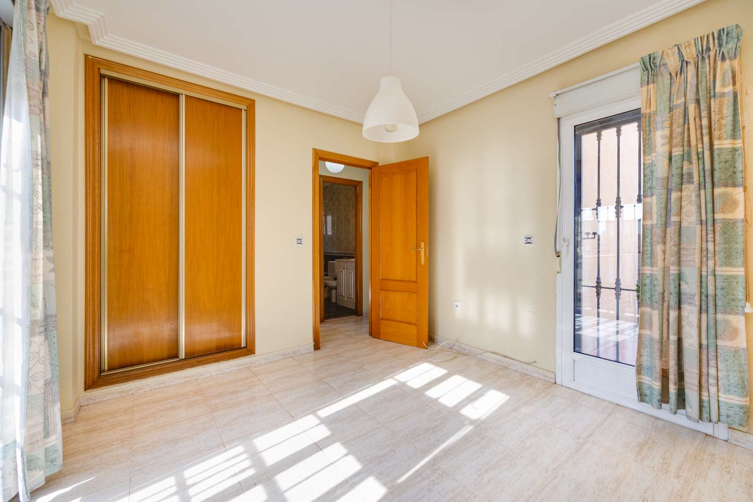 Appartement indépendant 4 chambres et 2 salles de bains avec piscine à Aguas Nuevas, Torrevieja