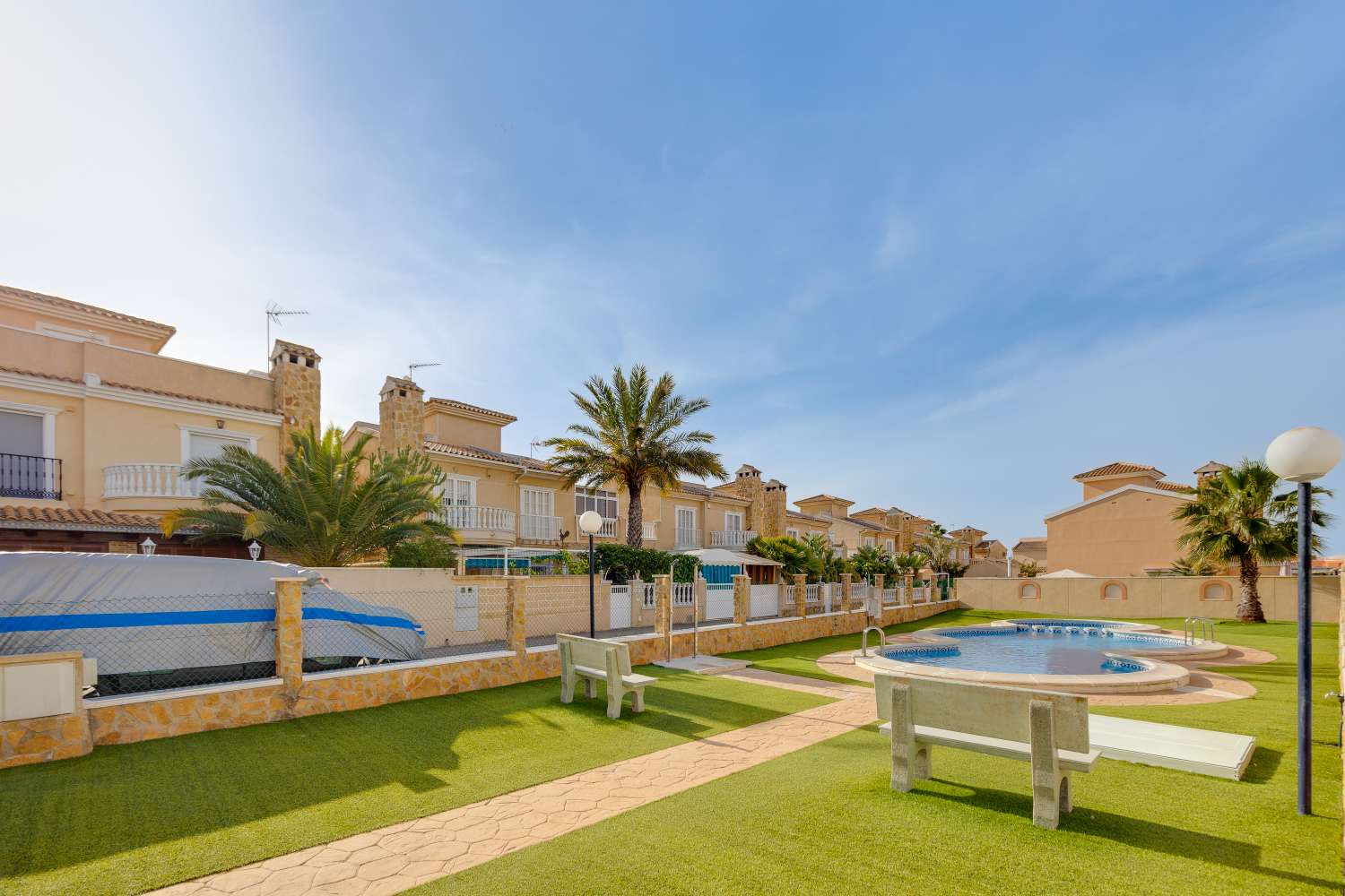 Appartement indépendant 4 chambres et 2 salles de bains avec piscine à Aguas Nuevas, Torrevieja