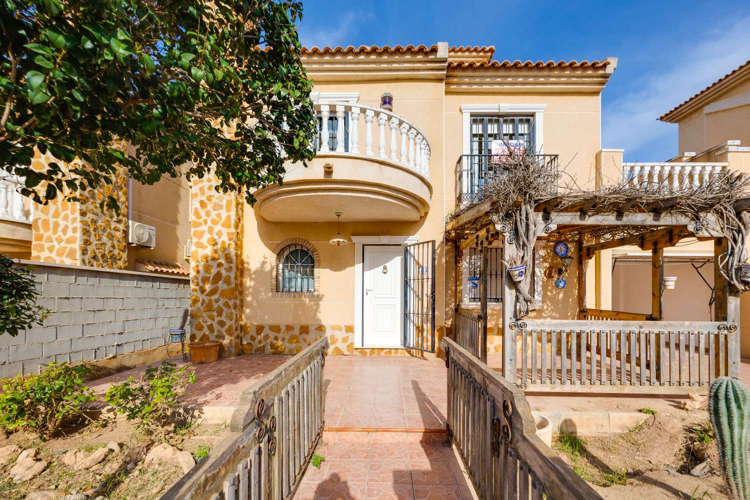 Appartement indépendant 4 chambres et 2 salles de bains avec piscine à Aguas Nuevas, Torrevieja