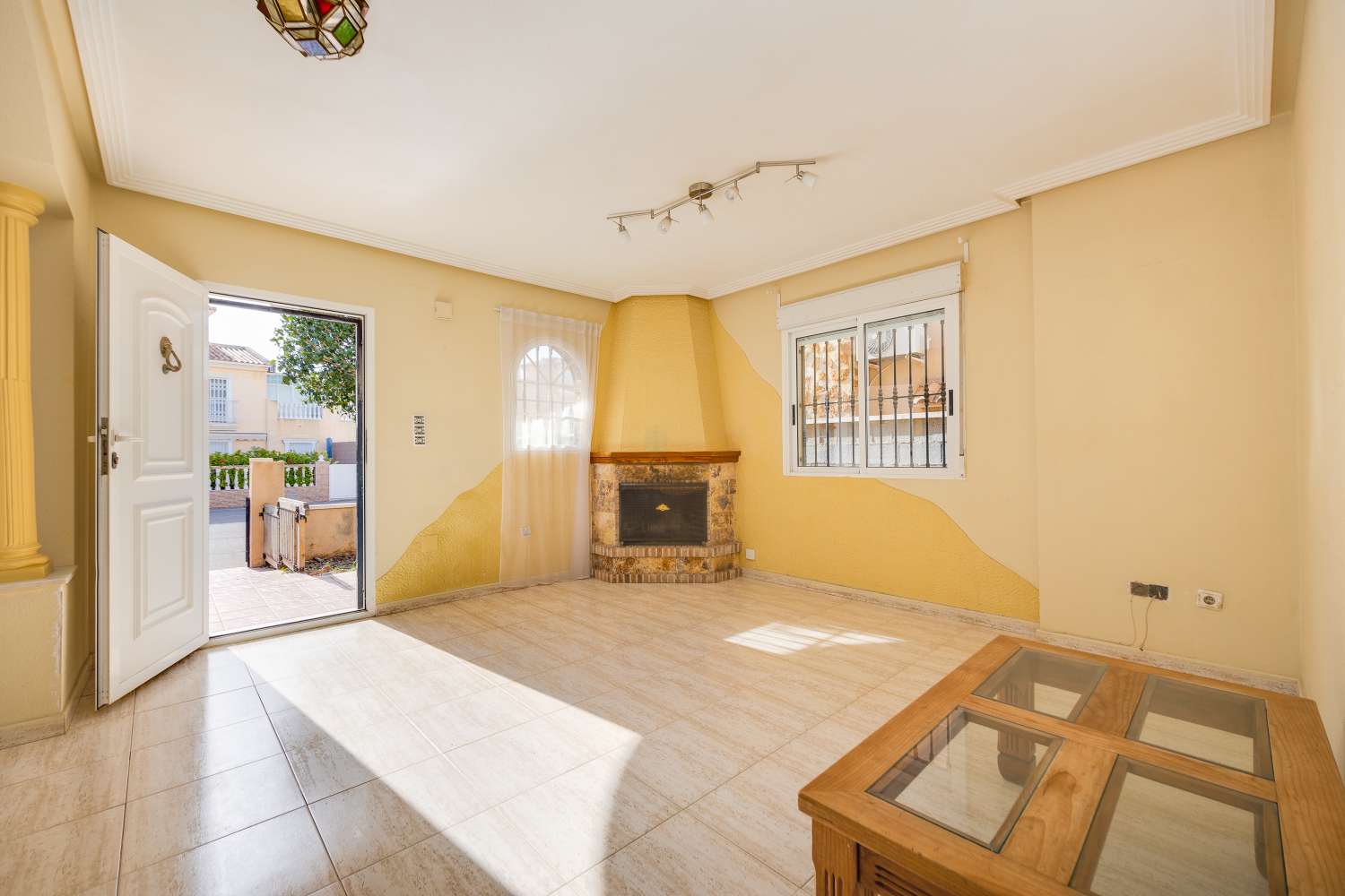 Appartement indépendant 4 chambres et 2 salles de bains avec piscine à Aguas Nuevas, Torrevieja