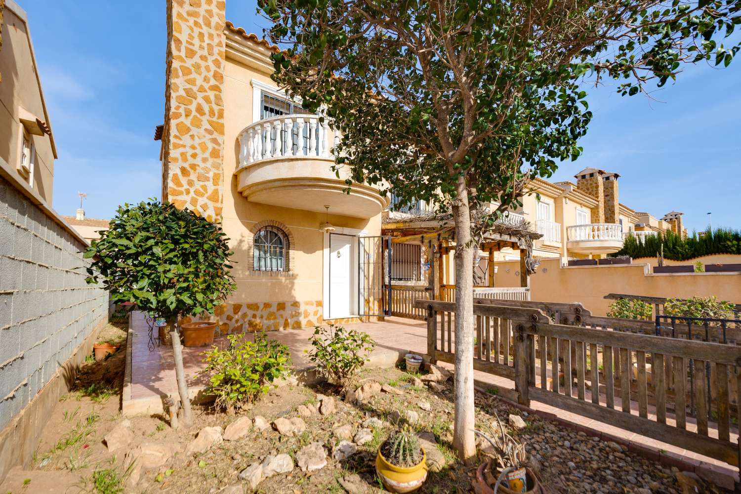 Appartement indépendant 4 chambres et 2 salles de bains avec piscine à Aguas Nuevas, Torrevieja