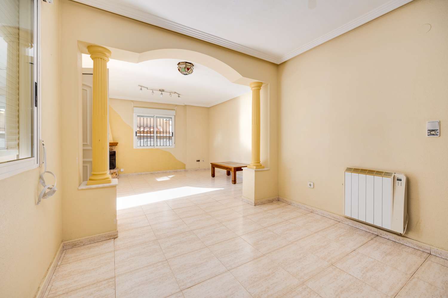 Appartement indépendant 4 chambres et 2 salles de bains avec piscine à Aguas Nuevas, Torrevieja