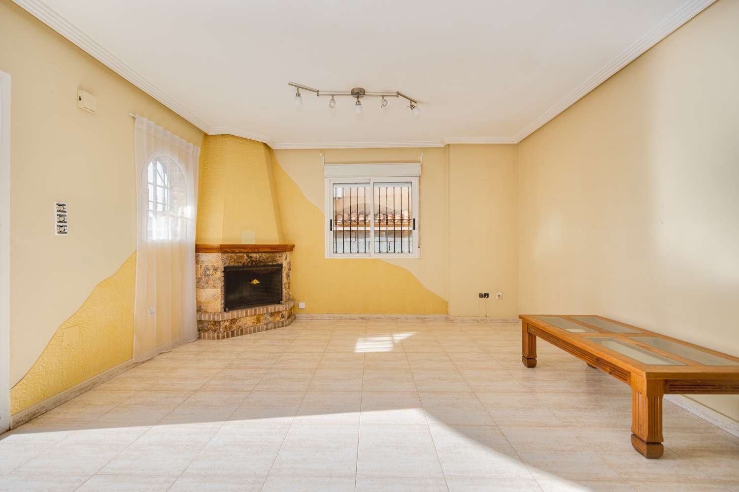 Appartement indépendant 4 chambres et 2 salles de bains avec piscine à Aguas Nuevas, Torrevieja