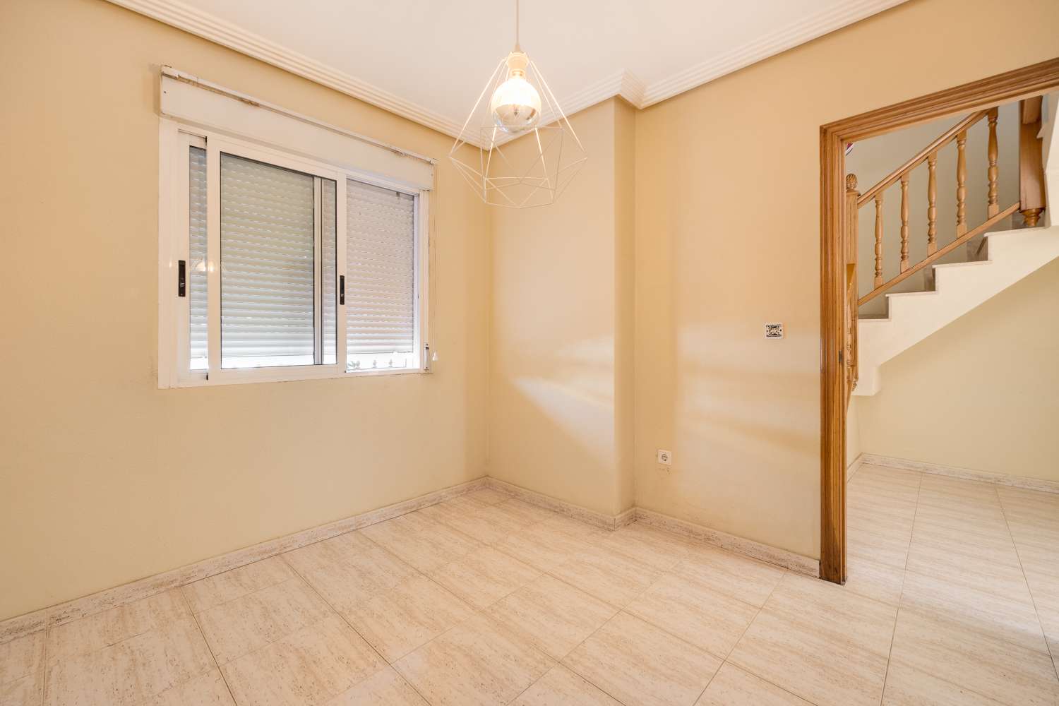 Appartement indépendant 4 chambres et 2 salles de bains avec piscine à Aguas Nuevas, Torrevieja