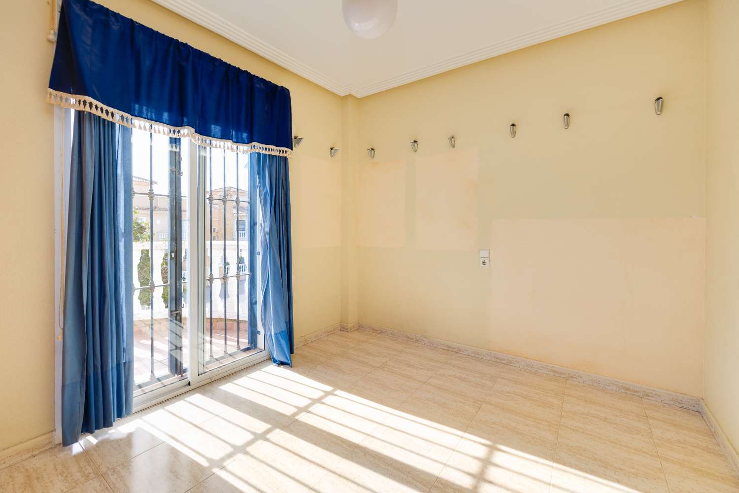 Appartement indépendant 4 chambres et 2 salles de bains avec piscine à Aguas Nuevas, Torrevieja