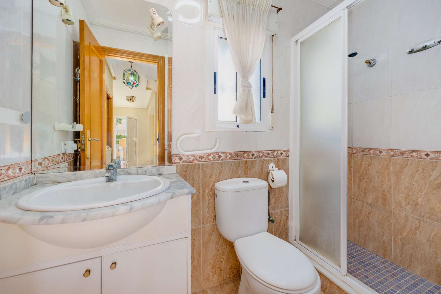 Appartement indépendant 4 chambres et 2 salles de bains avec piscine à Aguas Nuevas, Torrevieja