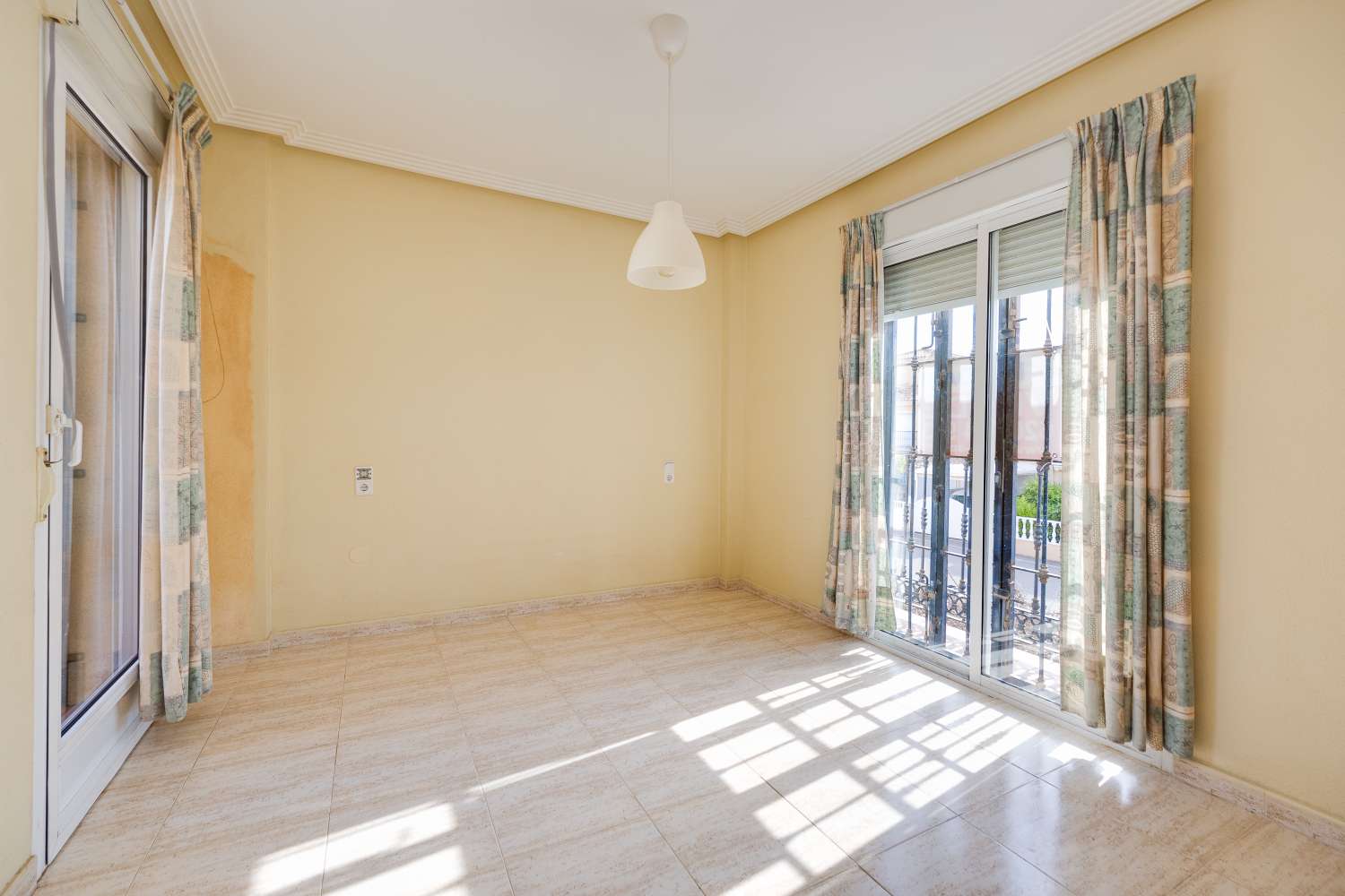 Appartement indépendant 4 chambres et 2 salles de bains avec piscine à Aguas Nuevas, Torrevieja