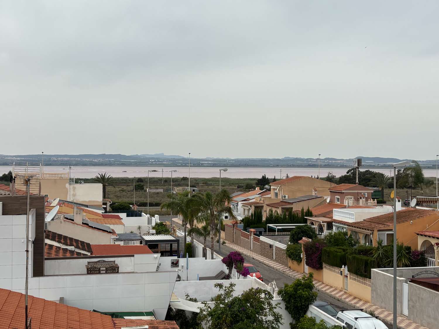 TILLFÄLLE!! HÖRNDUPLEX FÖR RENOVERING I TORREVIEJA!