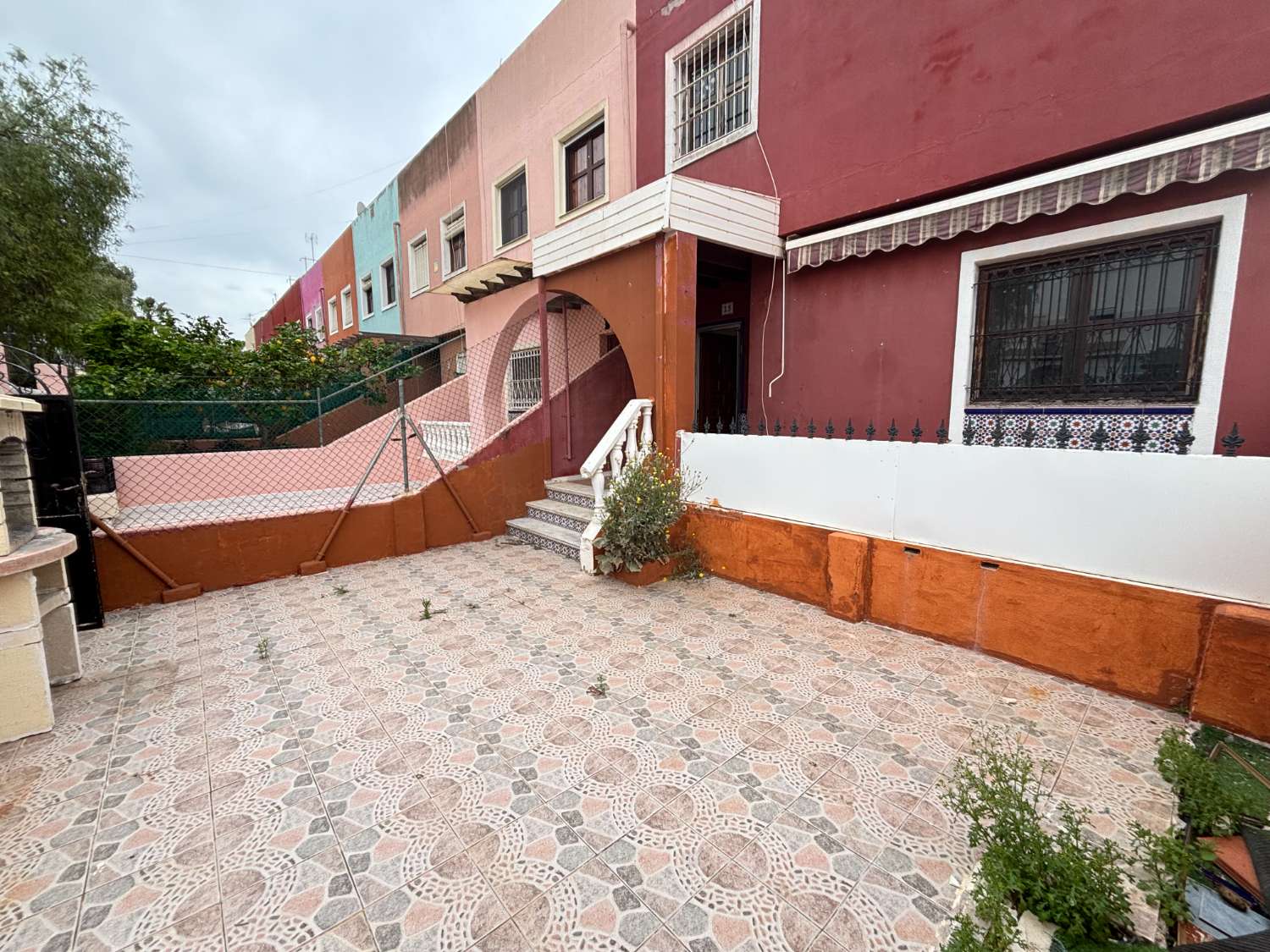 TILLFÄLLE!! HÖRNDUPLEX FÖR RENOVERING I TORREVIEJA!