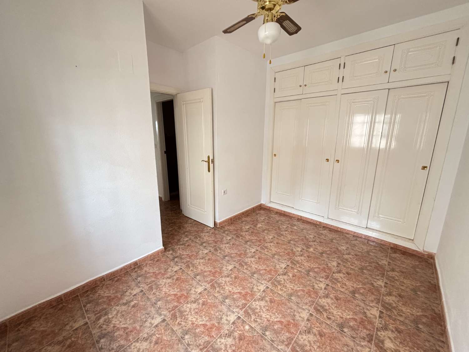 Duplex i Los Dolses med stor potential och utmärkt läge, 3 sovrum, 2 badrum