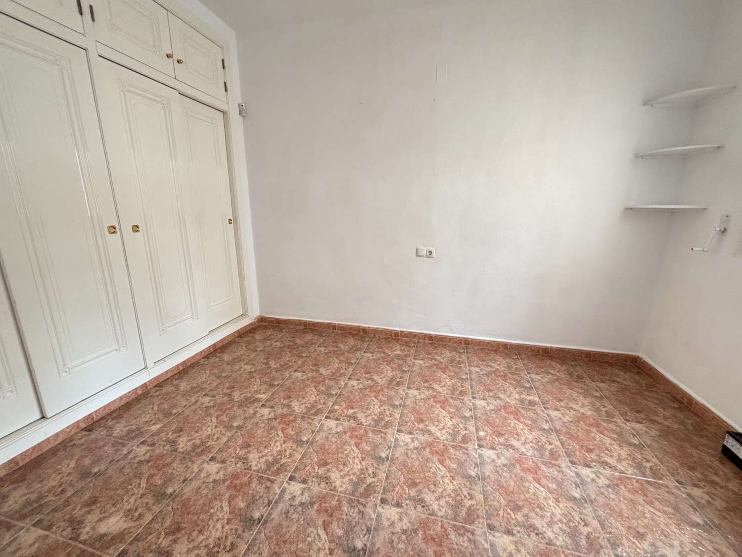 Duplex i Los Dolses med stor potential och utmärkt läge, 3 sovrum, 2 badrum