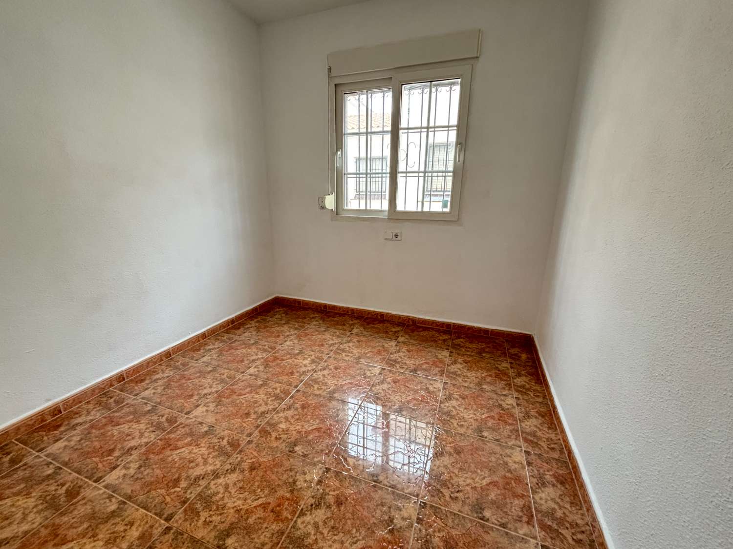 Duplex i Los Dolses med stor potential och utmärkt läge, 3 sovrum, 2 badrum