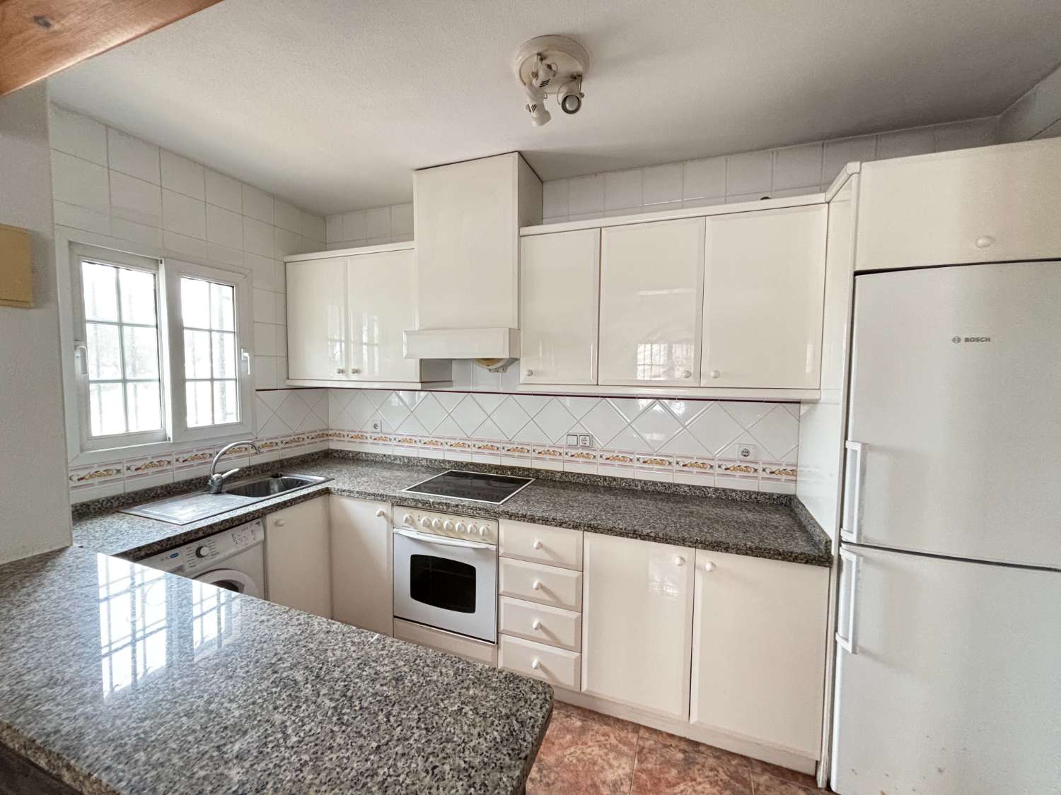 Duplex i Los Dolses med stor potential och utmärkt läge, 3 sovrum, 2 badrum