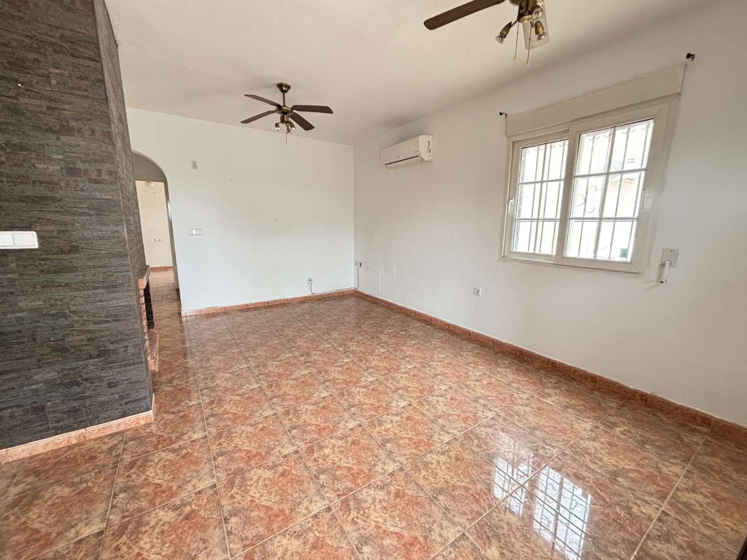 Duplex i Los Dolses med stor potential och utmärkt läge, 3 sovrum, 2 badrum