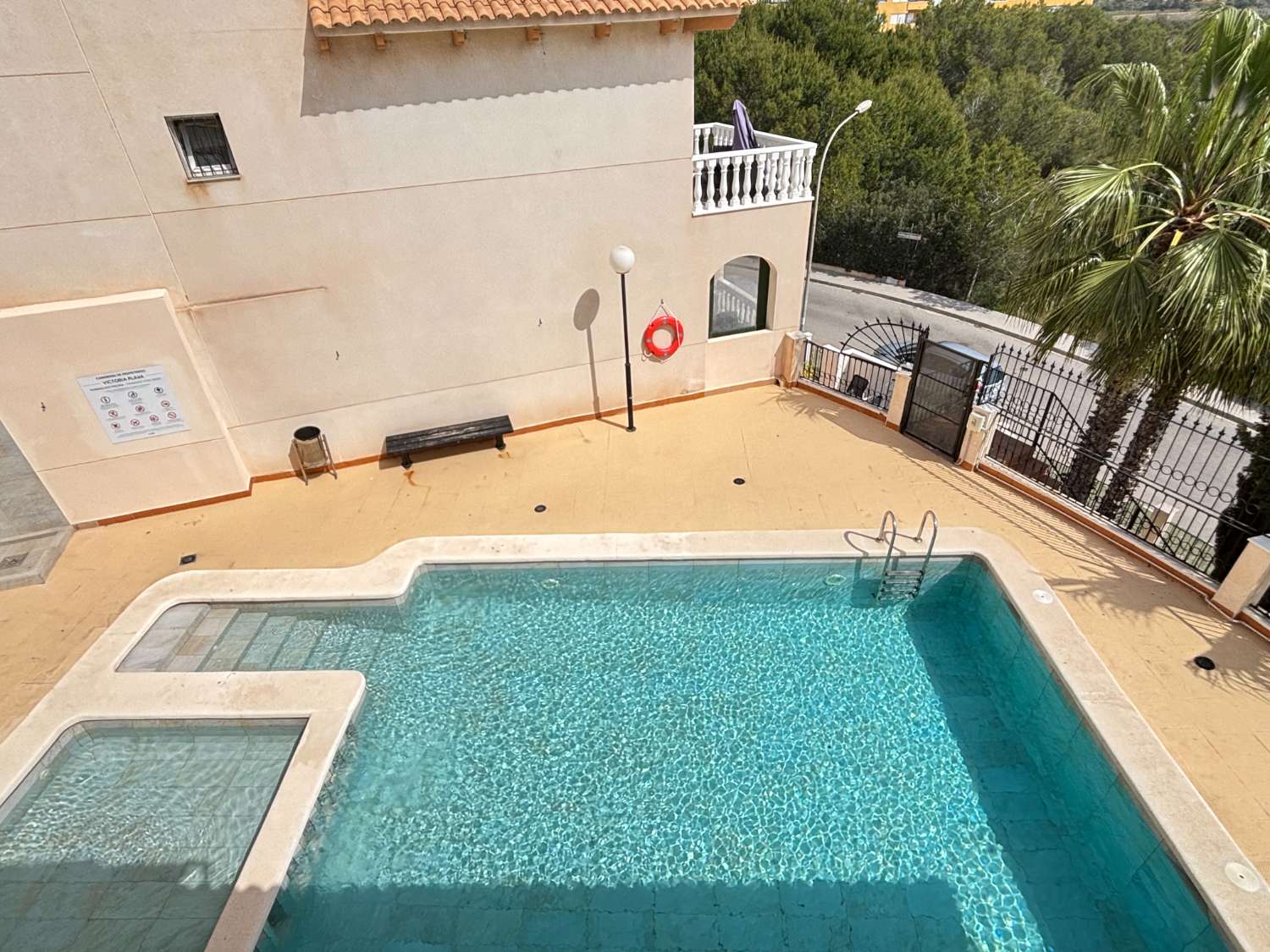 CAMPOAMOR 的专属复式住宅，拥有绝美的景观