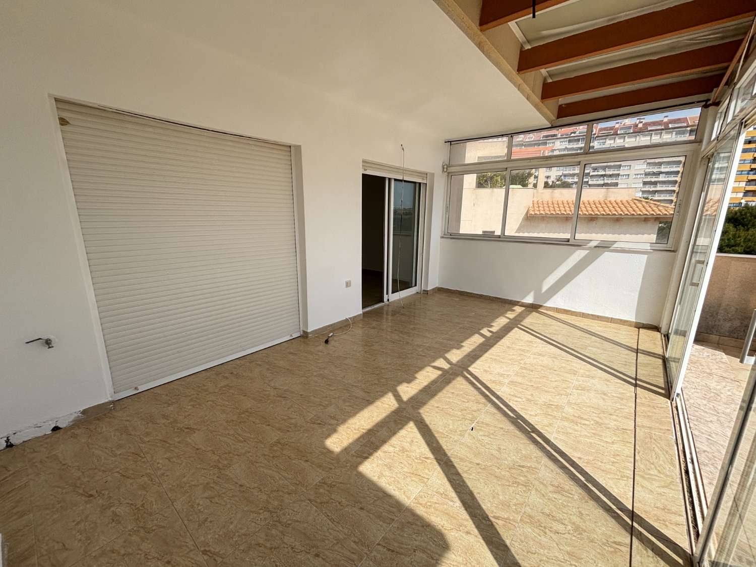 CAMPOAMOR 的专属复式住宅，拥有绝美的景观