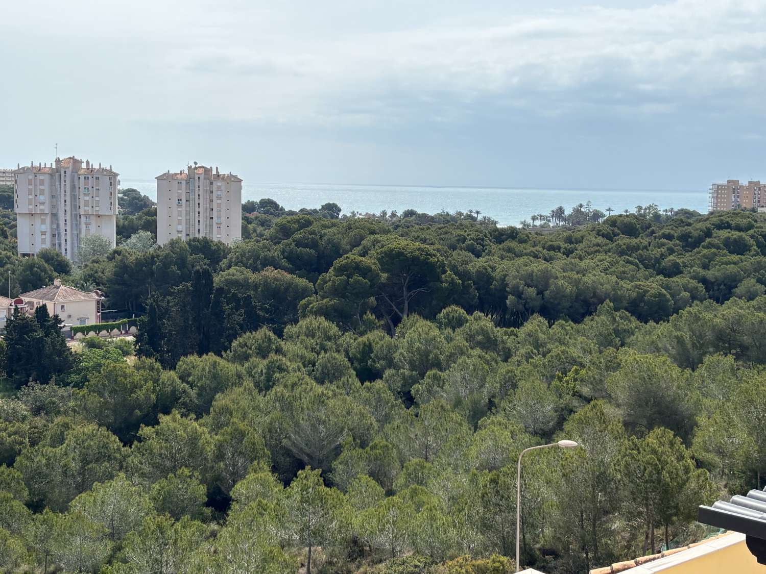 CAMPOAMOR 的专属复式住宅，拥有绝美的景观